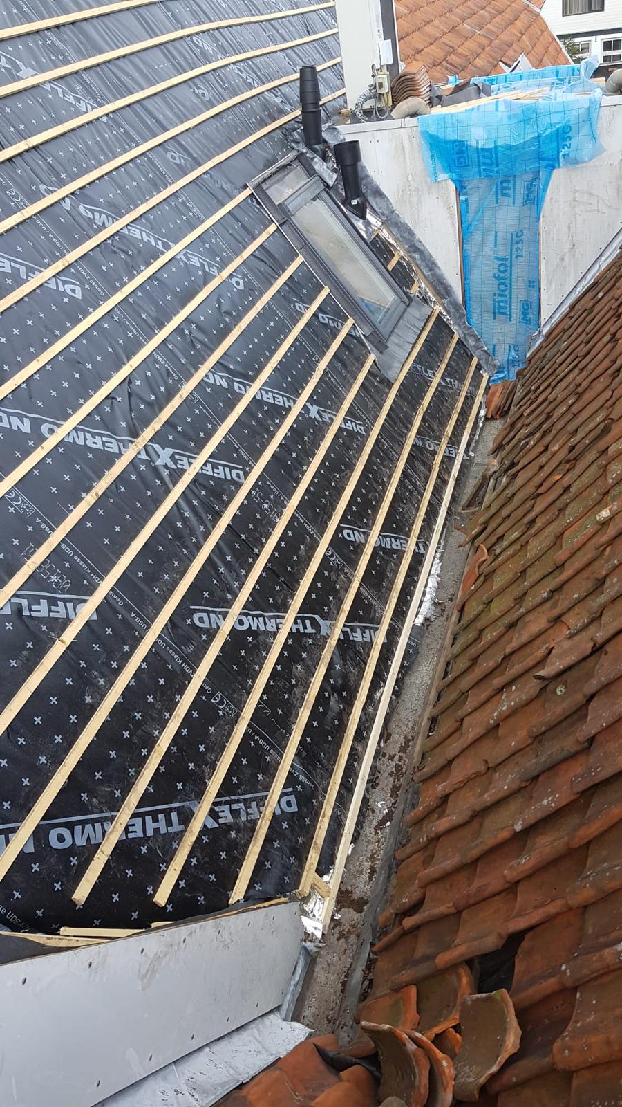 Dakrenovatie met onderdak en panlatten